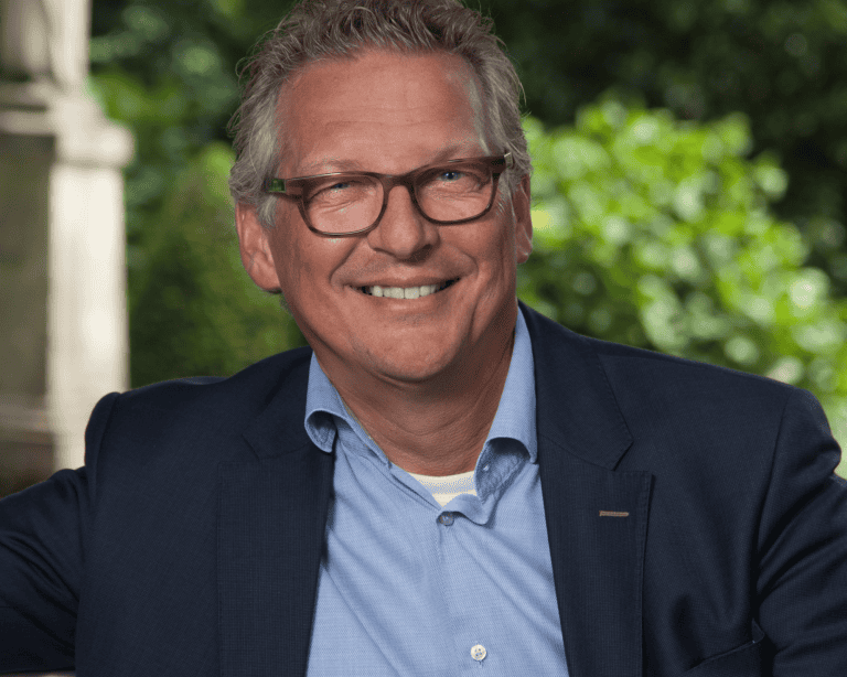 SAMEN SNELLER GROEIEN: “IK KRIJG ENERGIE VAN MENSEN DIE AAN EEN NIEUWE TOEKOMST BOUWEN”