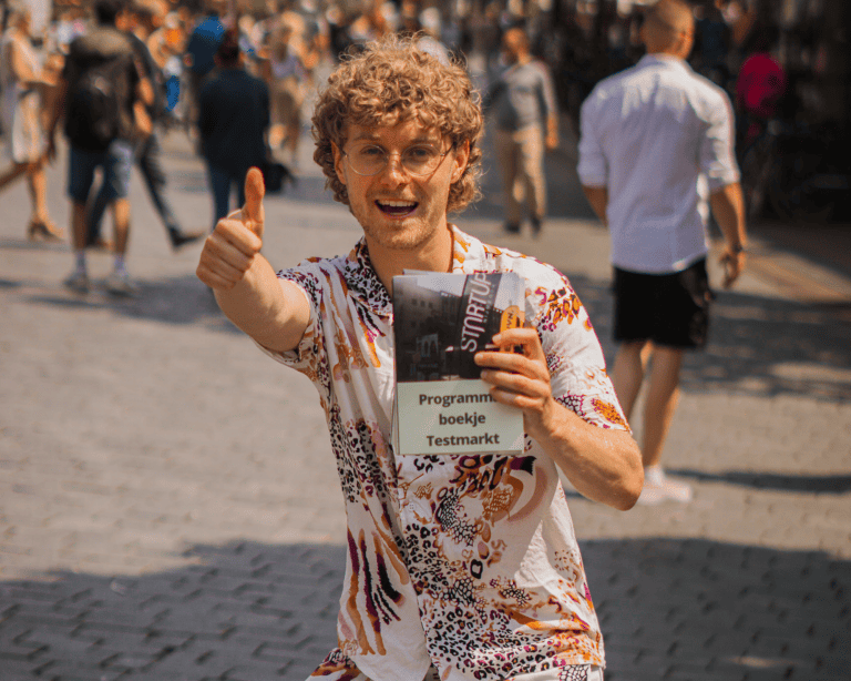 “IK WIL IEDEREEN HET GEVOEL VAN VRIJHEID EN GELUK LATEN ERVAREN MET EEN FESTIFIT-OUTFIT”